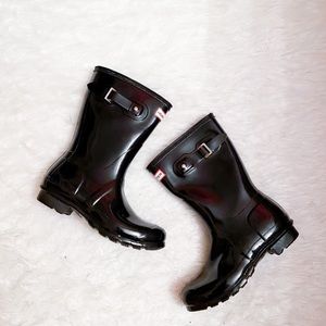 Hunter classic short glossy rain boots (not flat black)